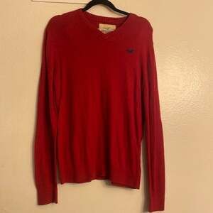 Hollister V-Neck Pullover Sweater – Classic Style, Comfy Fit